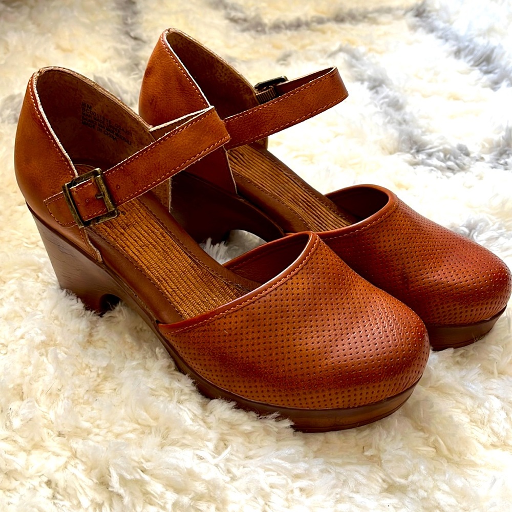 b.o.c. Women's Gia Mary Jane Clogs NWOT